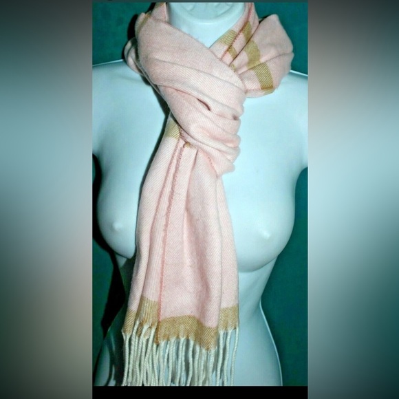 CEJON Pink Beige Plaid Fringed Scarf
Made in Italy Super Soft Acrylic 66" Long - Picture 7 of 8